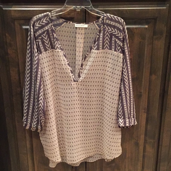Gentle Fawn Tops - Like new Gentle Fawn Chiffon Deep V Blouse L $170